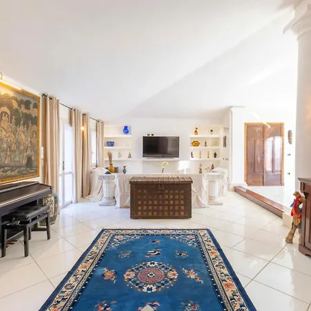 Luxury Seaside Near Cagliari *