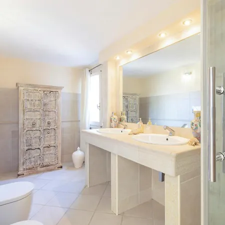 Luxury Seaside Near Cagliari * Quartu SantʼElena