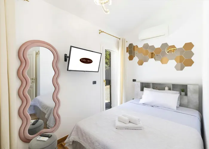 Luxury Seaside Near Cagliari Tatil Evi *